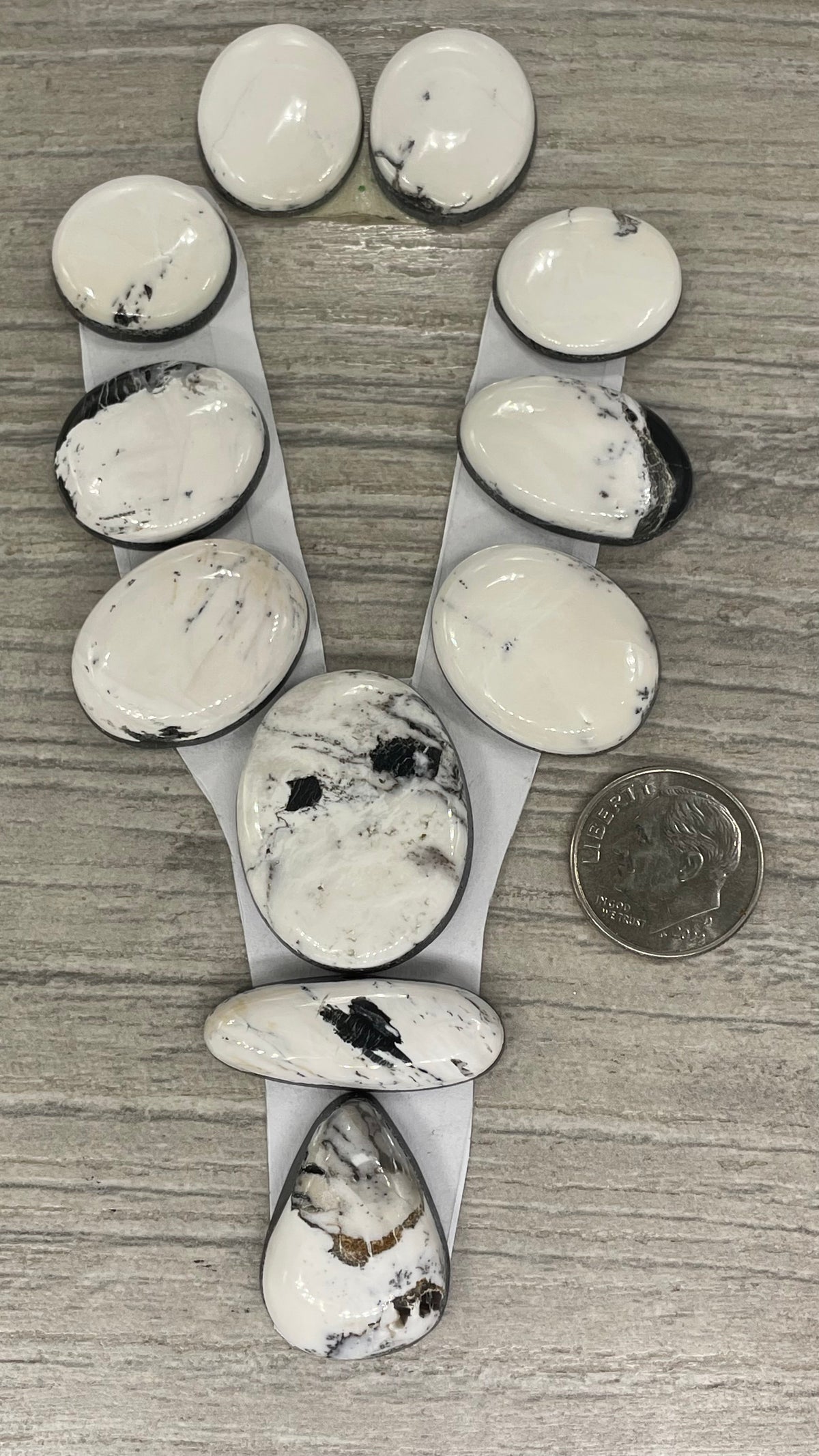 White Buffalo Lariat Set