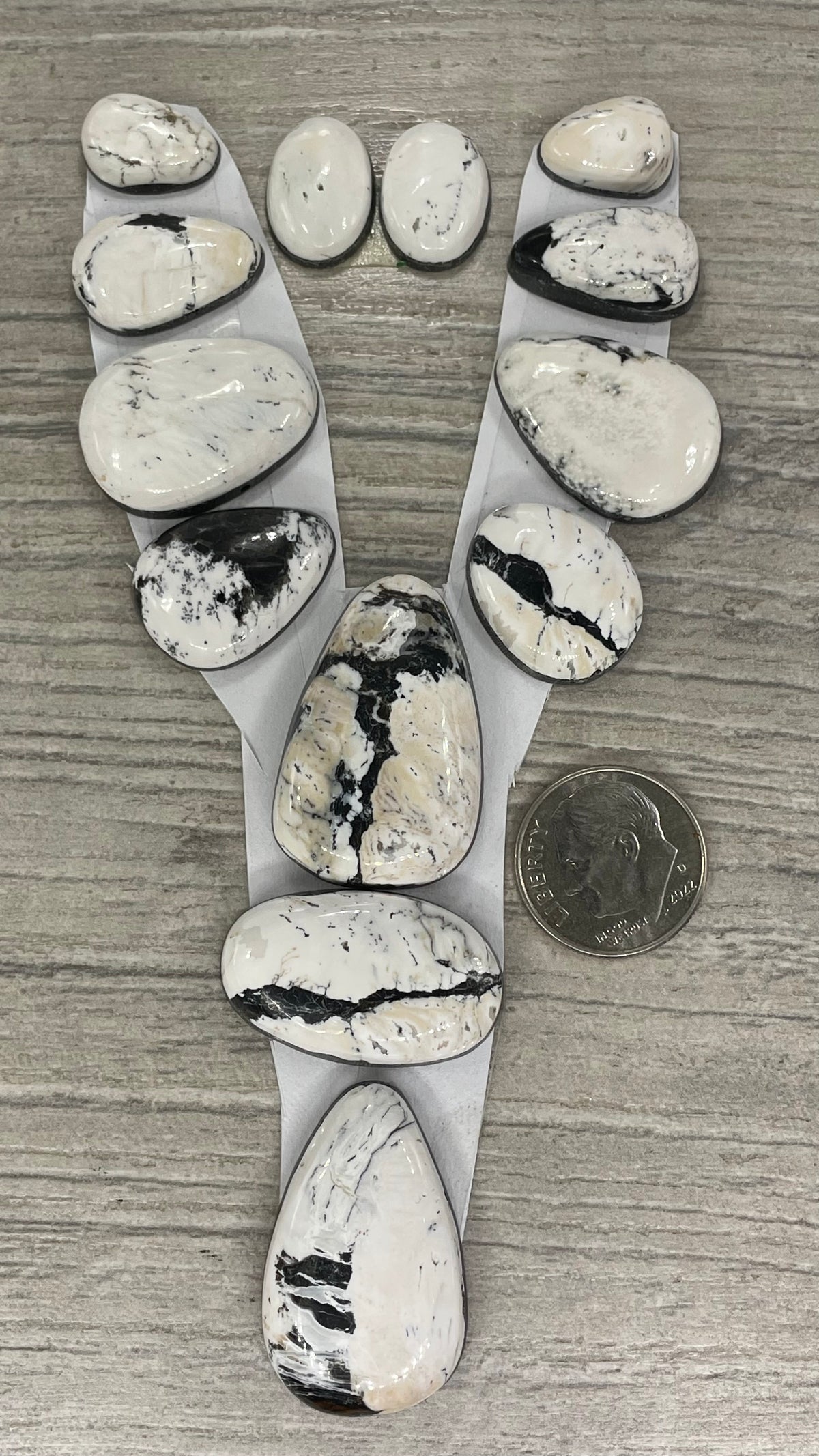 White Buffalo Lariat Set